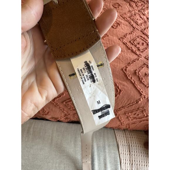 NWT Express Size Medium Brown Suede Gold Hardware Belt - Picture 4 of 7